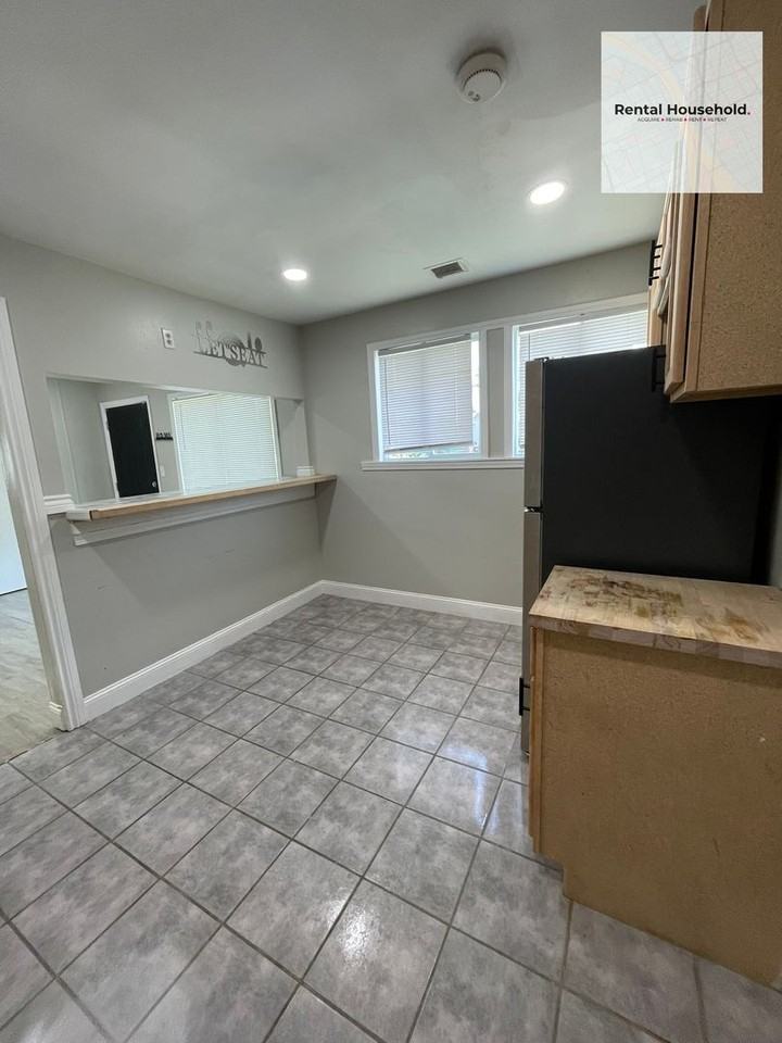18503 Riopelle St - Photo 5 of 18