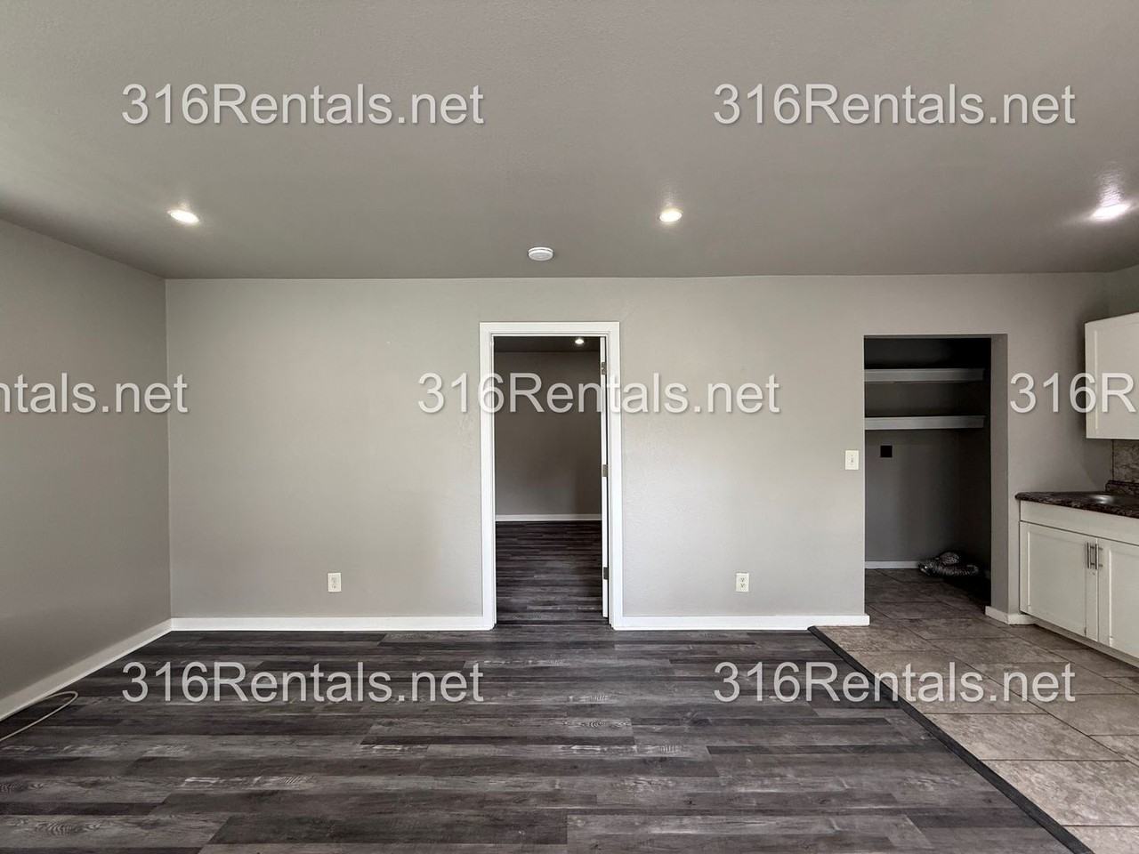 823 S Terrace Dr - Photo 3 of 11
