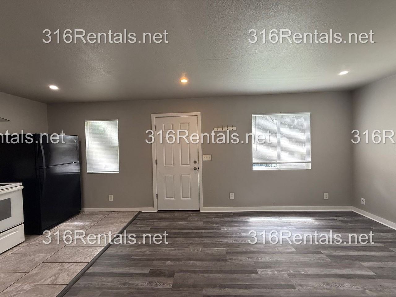 823 S Terrace Dr - Photo 5 of 11
