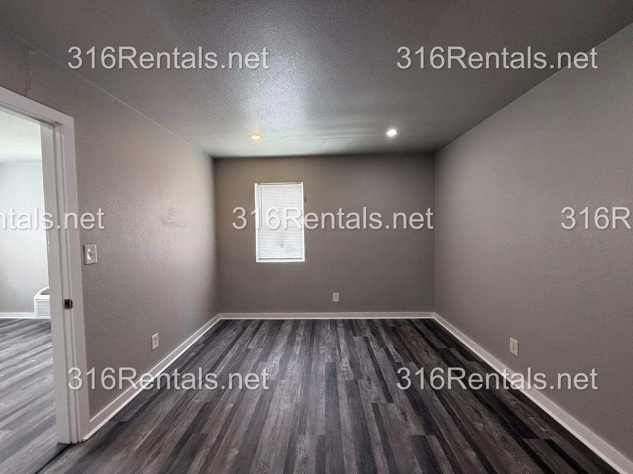 823 S Terrace Dr - Photo 7 of 11