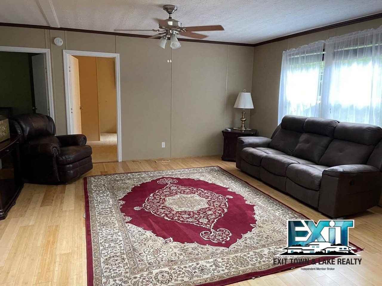 288 Country Ln - Photo 2 of 17