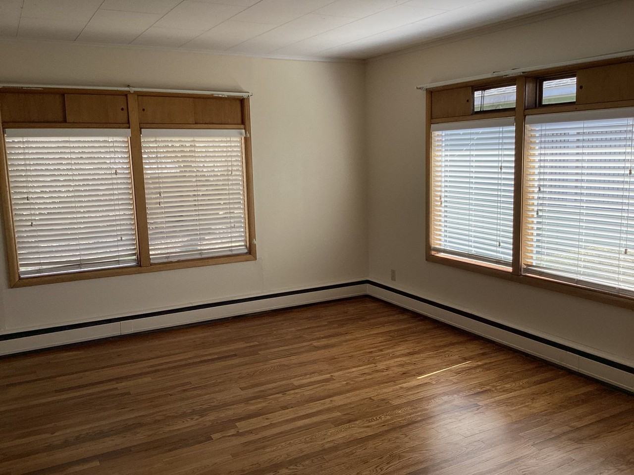 2237 Main St - Photo 5 of 13