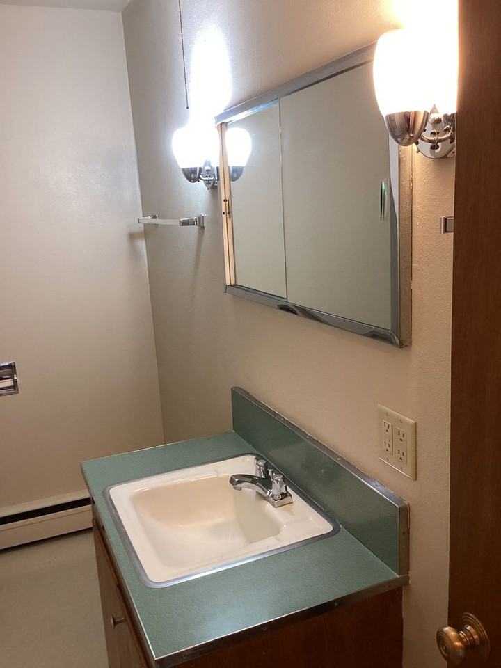 2237 Main St - Photo 7 of 13