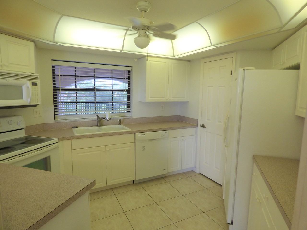 23465 Harborview Rd #234 - Photo 6 of 39