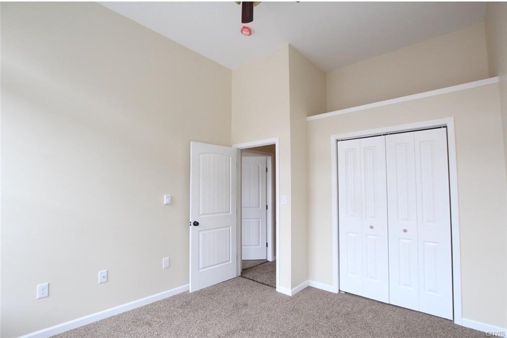 255 State St #B - Photo 4 of 5