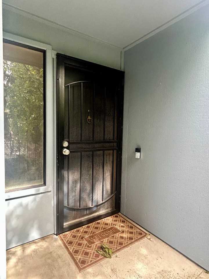 1098 Azalea Ct - Photo 3 of 23