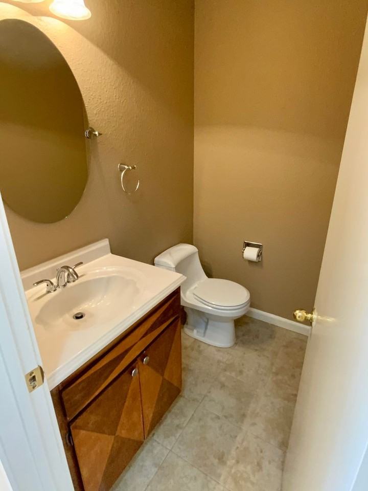 1098 Azalea Ct - Photo 7 of 23