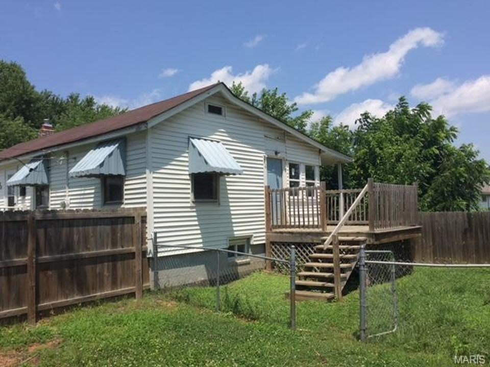 9954 Meadow Ave - Photo 2 of 12