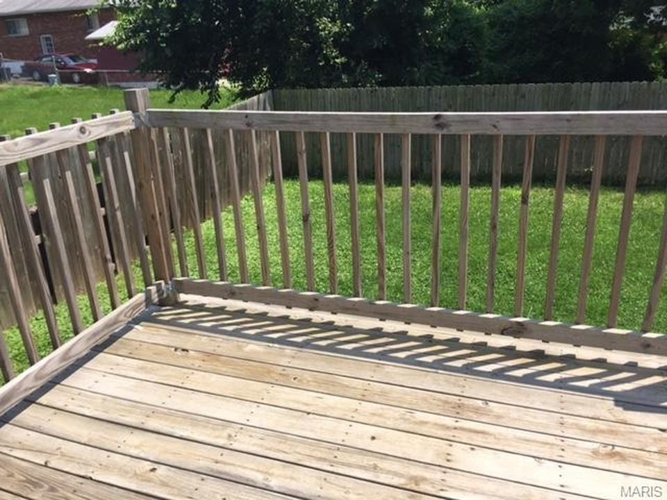 9954 Meadow Ave - Photo 3 of 12