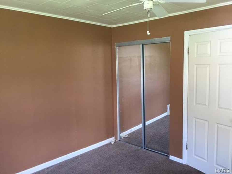 9954 Meadow Ave - Photo 7 of 12
