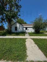 featured image of 141 W 7th St