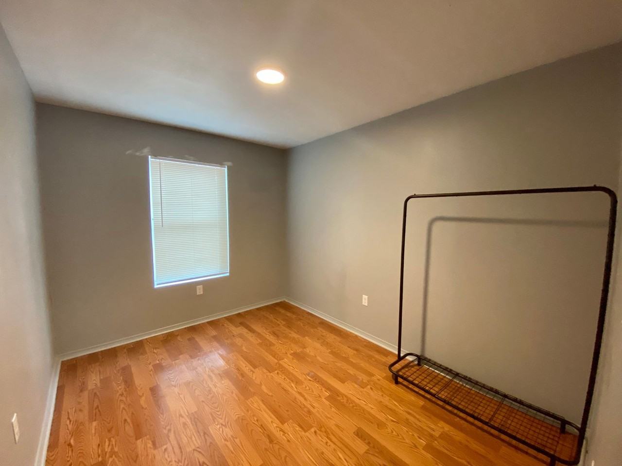3207 Colgate St - Photo 6 of 8
