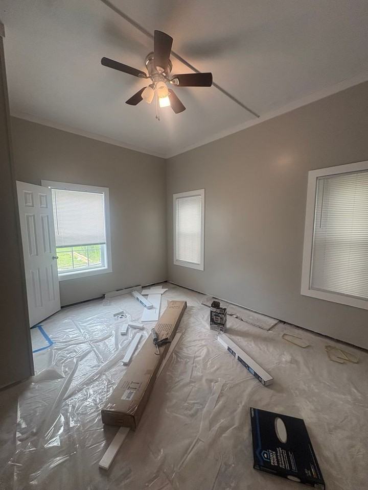 306 E 4th St - Photo 2 of 7