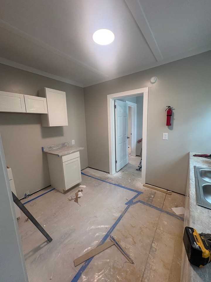 306 E 4th St - Photo 7 of 7