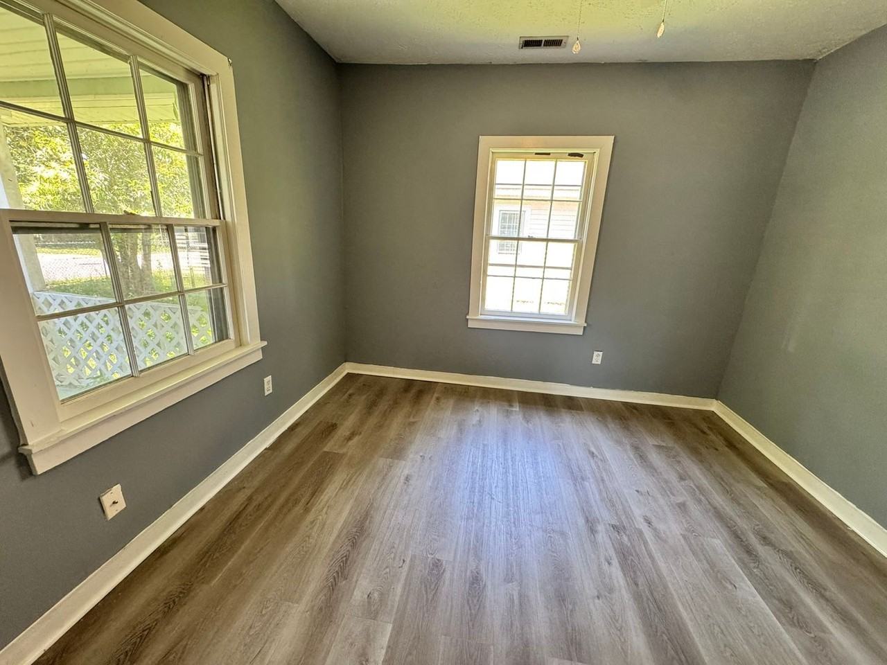 215 Triangle Pl - Photo 3 of 13