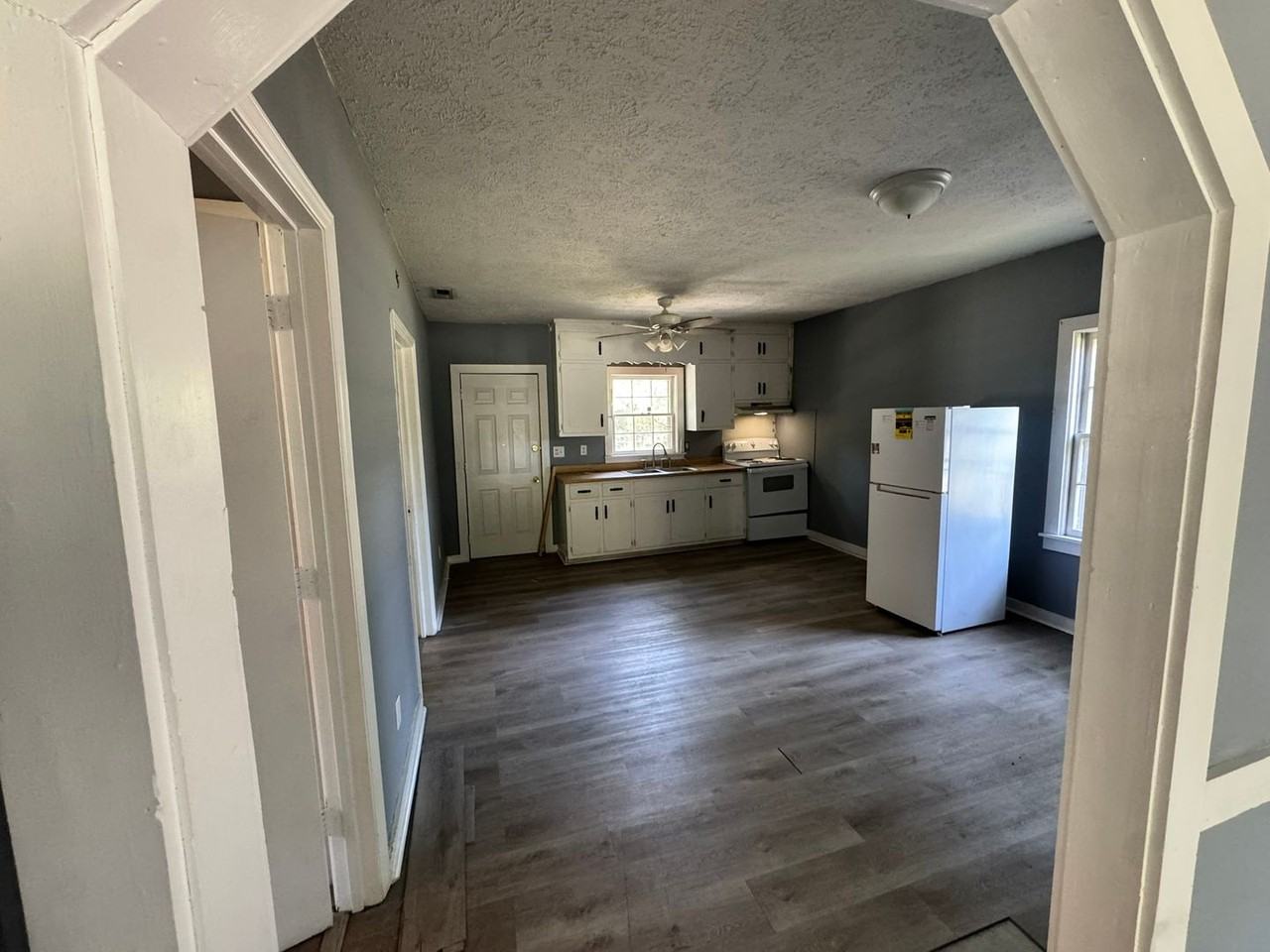 215 Triangle Pl - Photo 4 of 13