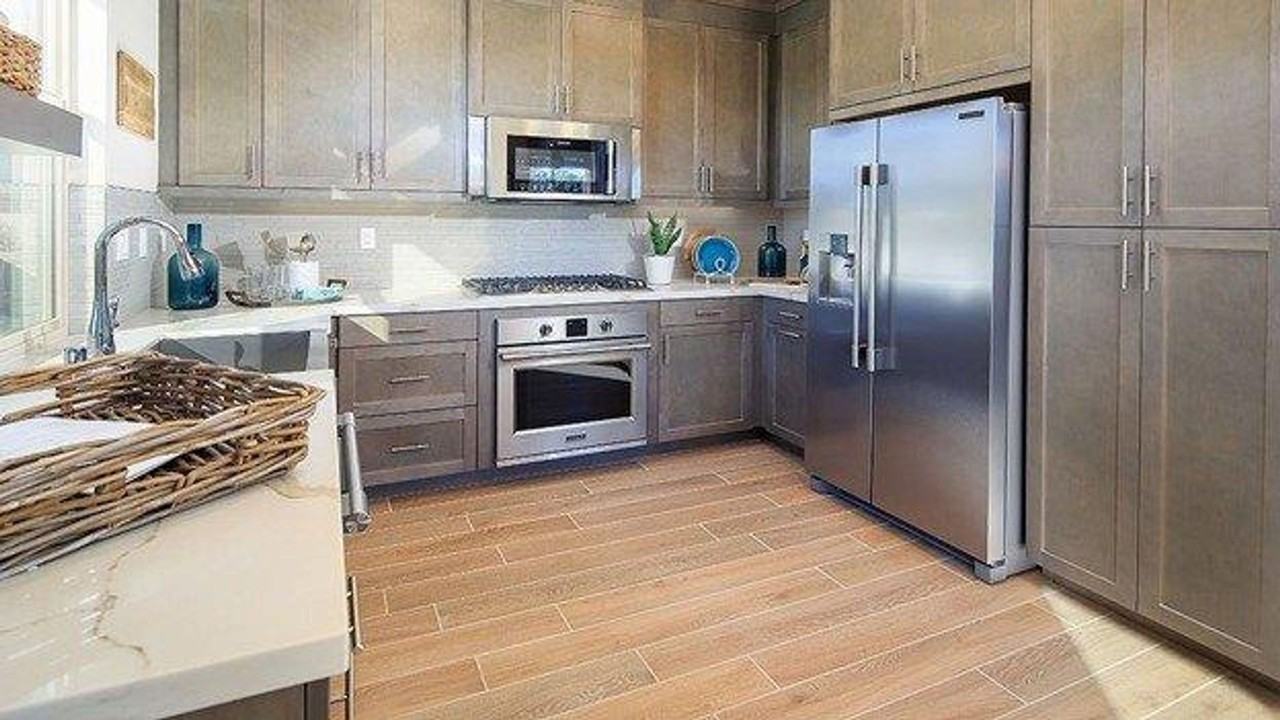 2351 Solara Ln - Photo 4 of 17