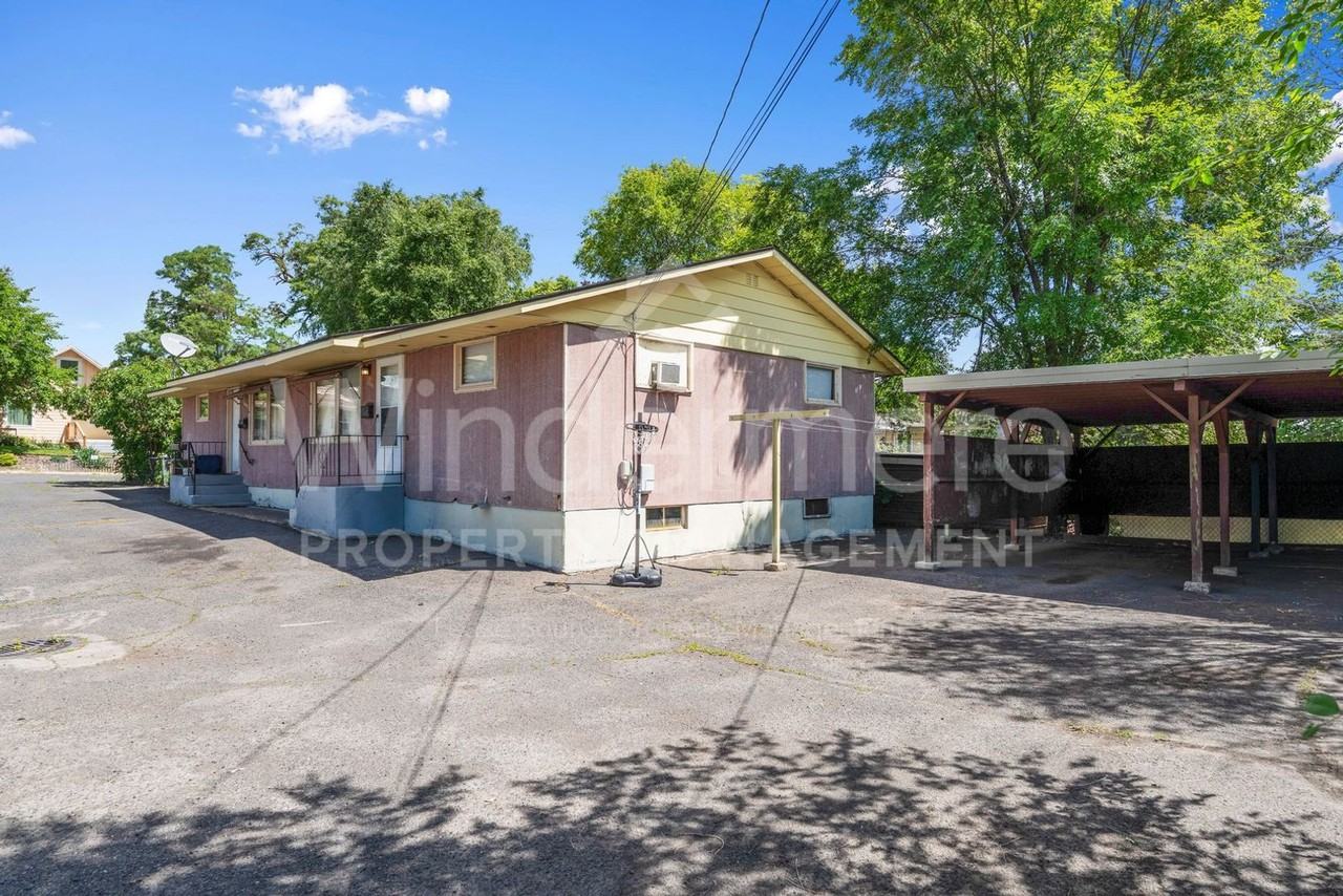 902 E Rockwell Ave - Photo 4 of 23