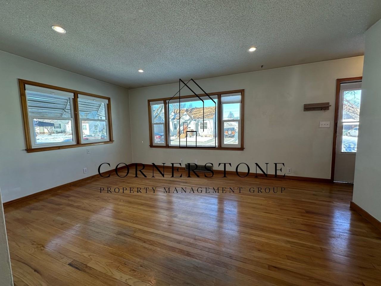 1637 8 1/2 Ave N - Photo 3 of 7