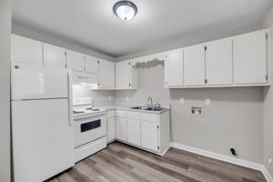 featured image of 2220 Van Buren Ave