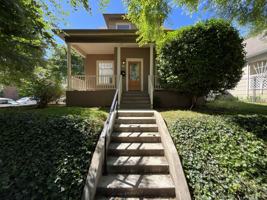 featured image of 2850 Ne Davis St