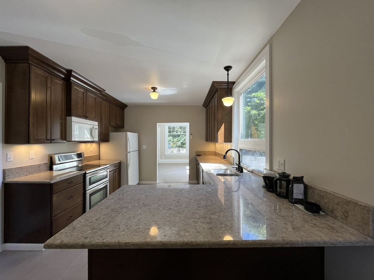 2850 Ne Davis St - Photo 6 of 50