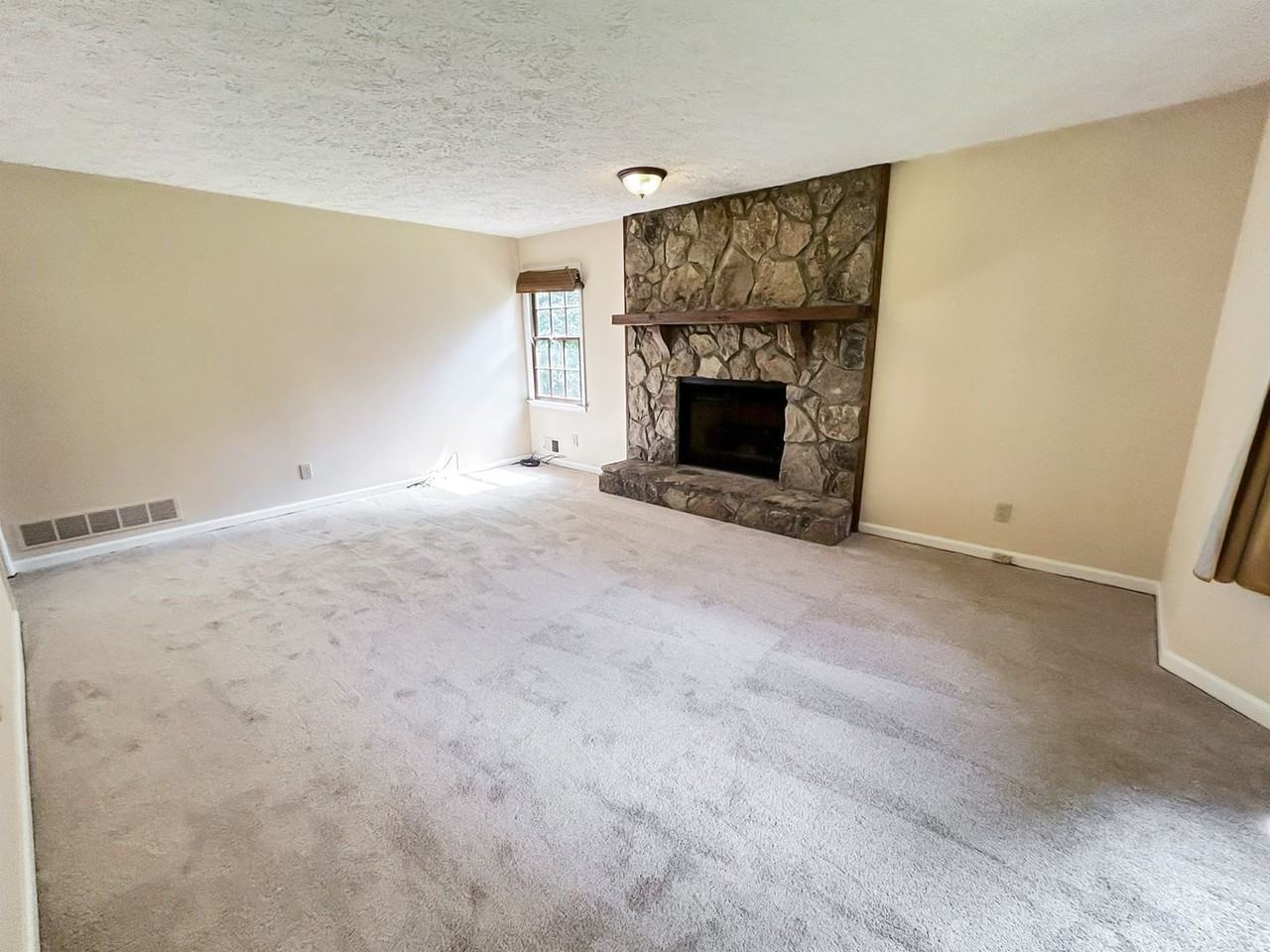 2491 Annandale Dr - Photo 5 of 45