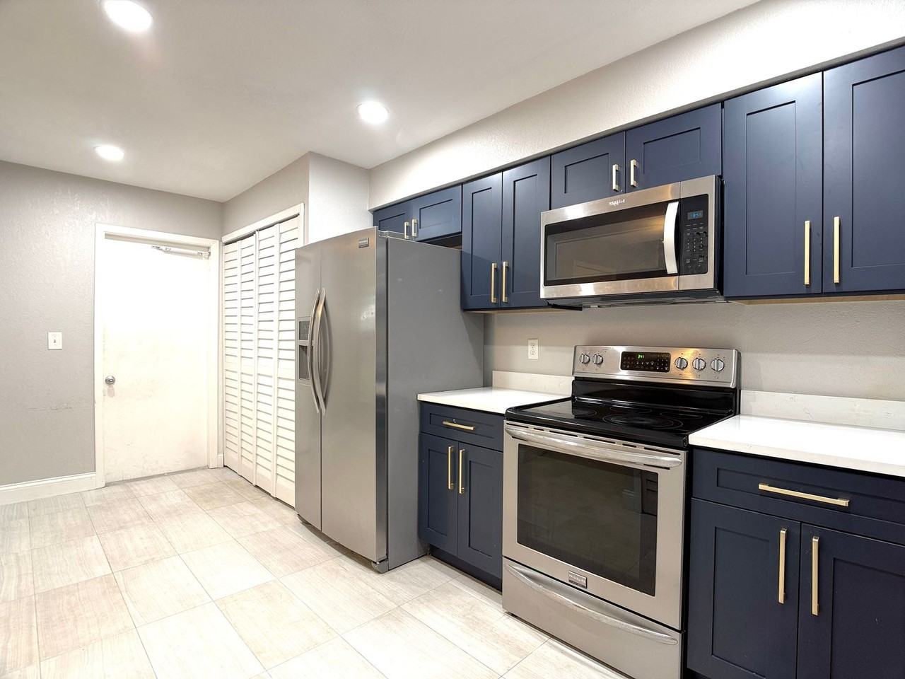 4815 Walden Cir #75 - Photo 4 of 23
