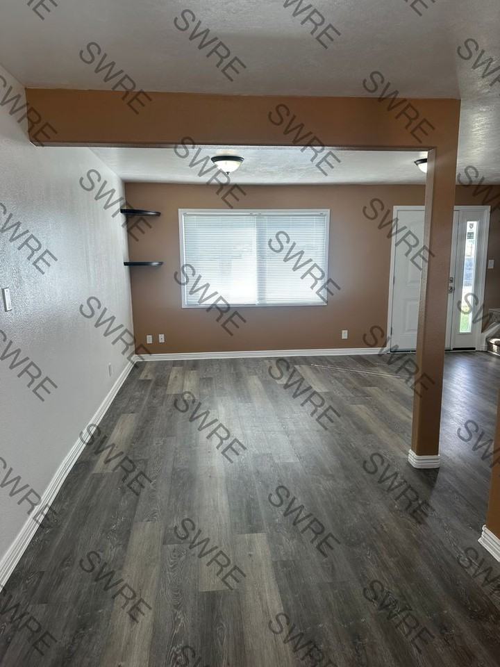 3280 Roosevelt Way #B - Photo 4 of 13