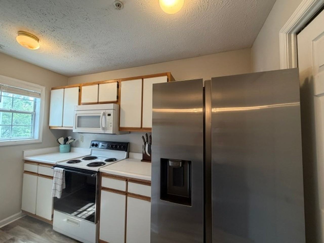 200 Waterdown Dr - Photo 4 of 10
