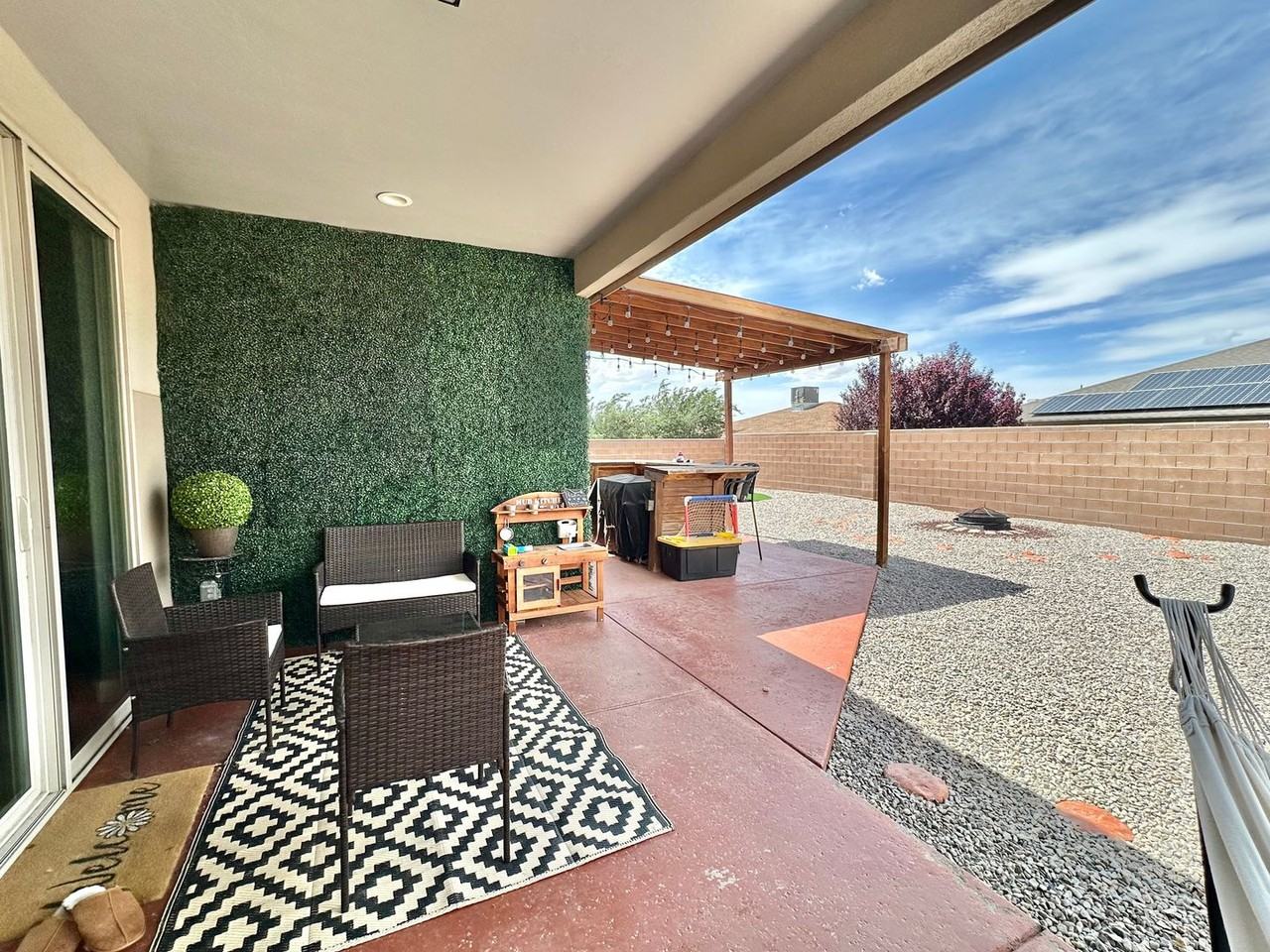 1077 El Nido Dr - Photo 3 of 23