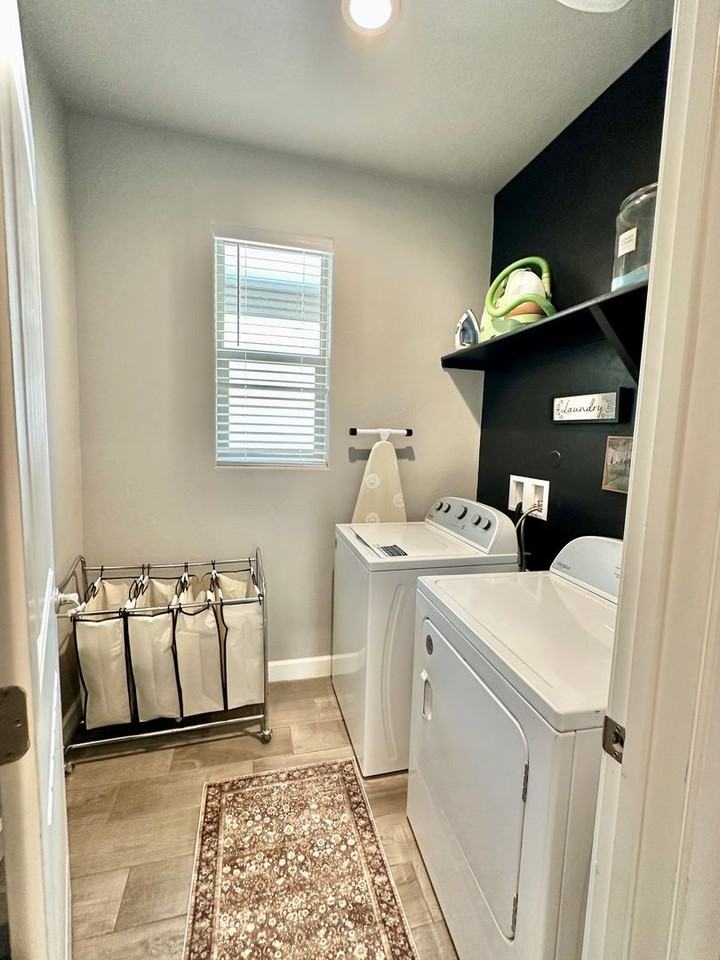 1077 El Nido Dr - Photo 5 of 23