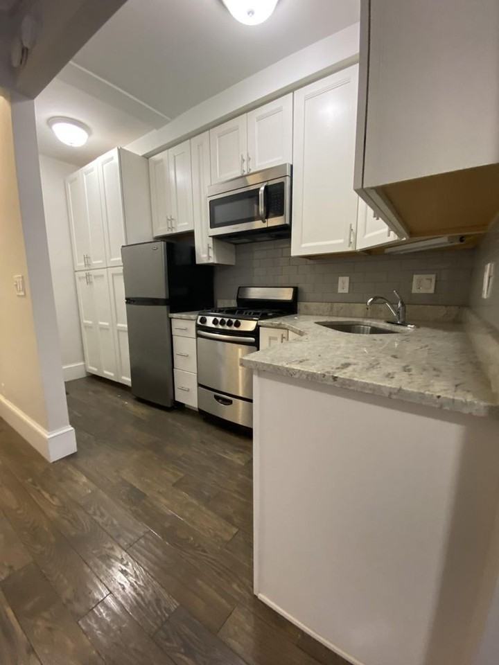 81 Westland Ave - Photo 2 of 18