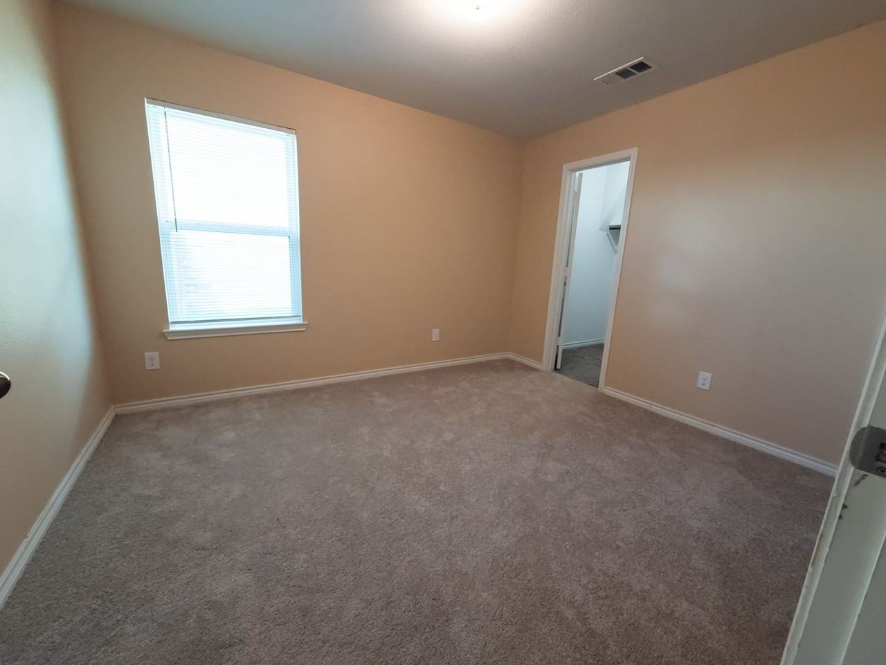1508 Blue Jay Dr - Photo 5 of 22