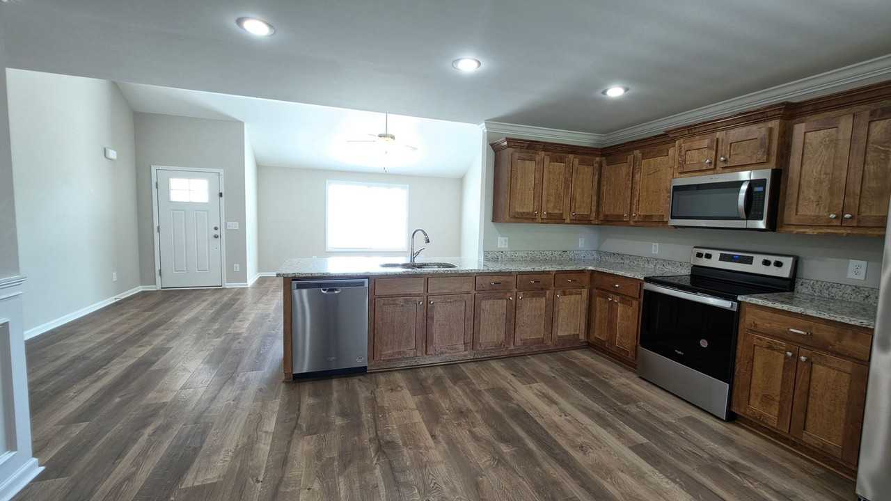 588 Brushwood Dr - Photo 3 of 39