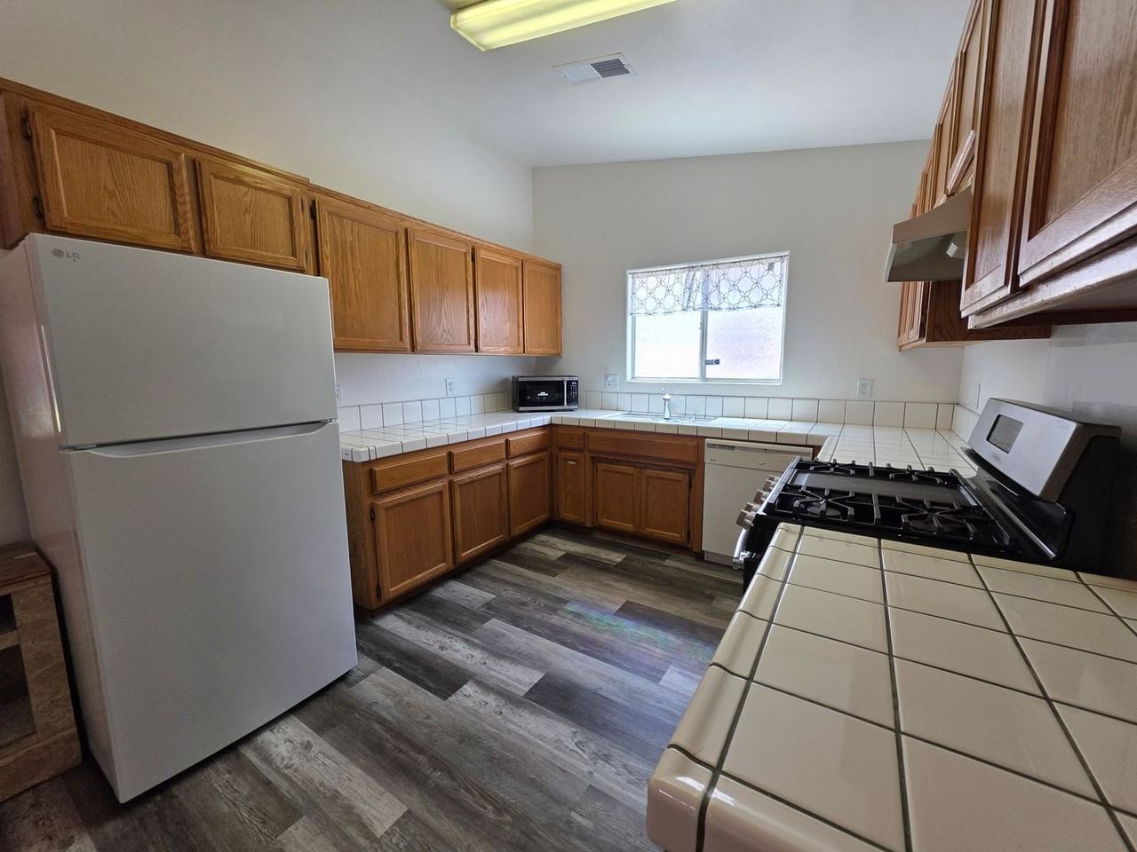 1305 Quartz Hill Rd - Photo 3 of 14