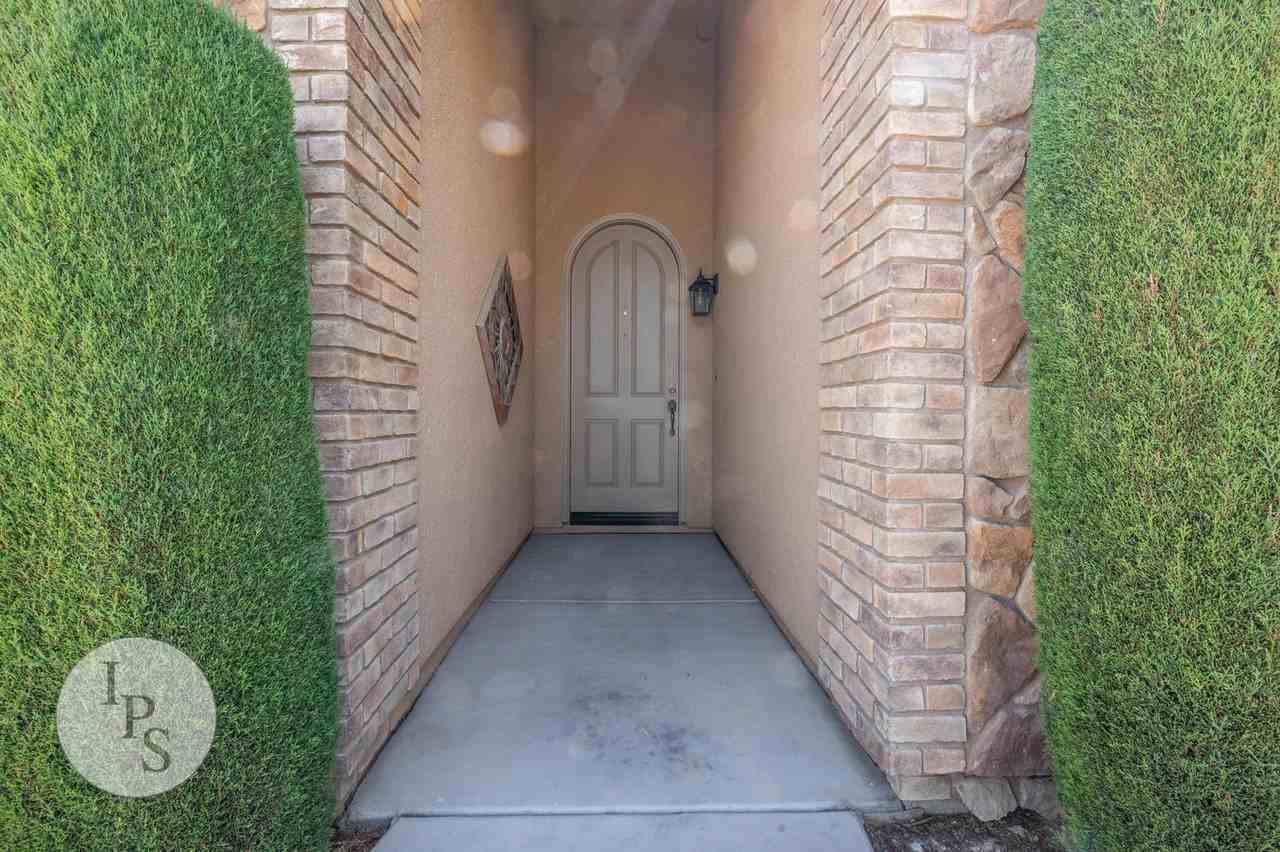 11348 N Via Montessori Dr - Photo 3 of 32