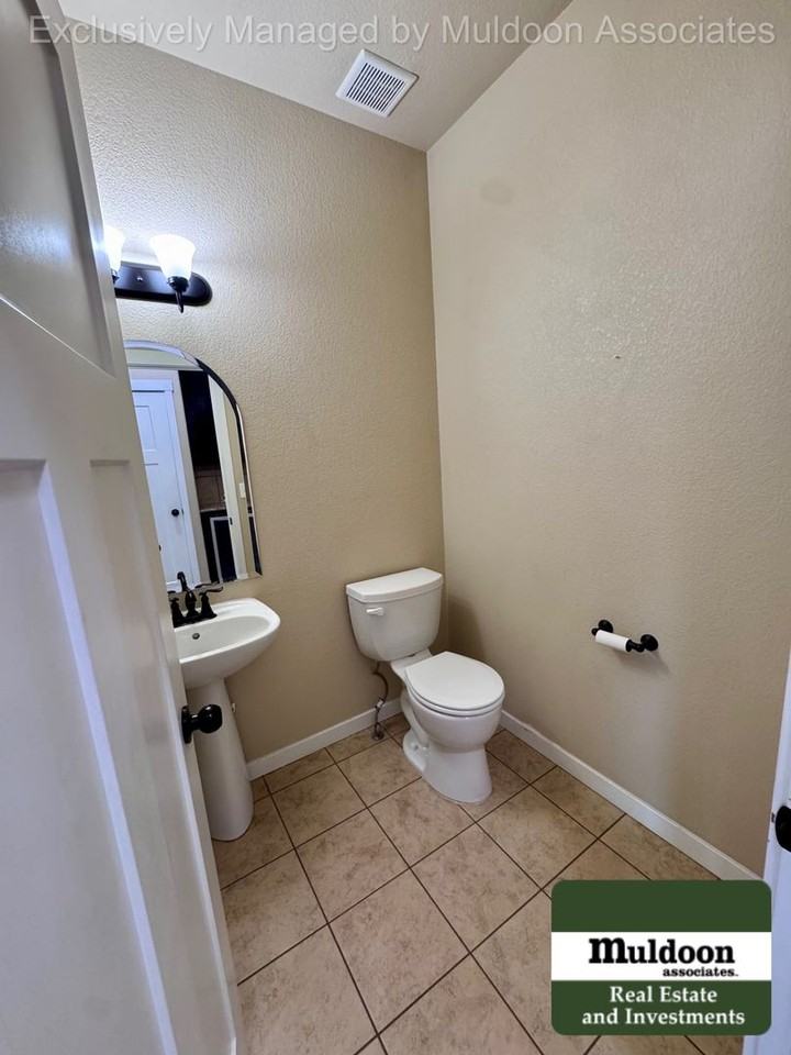 7696 Bonterra Ln - Photo 7 of 34