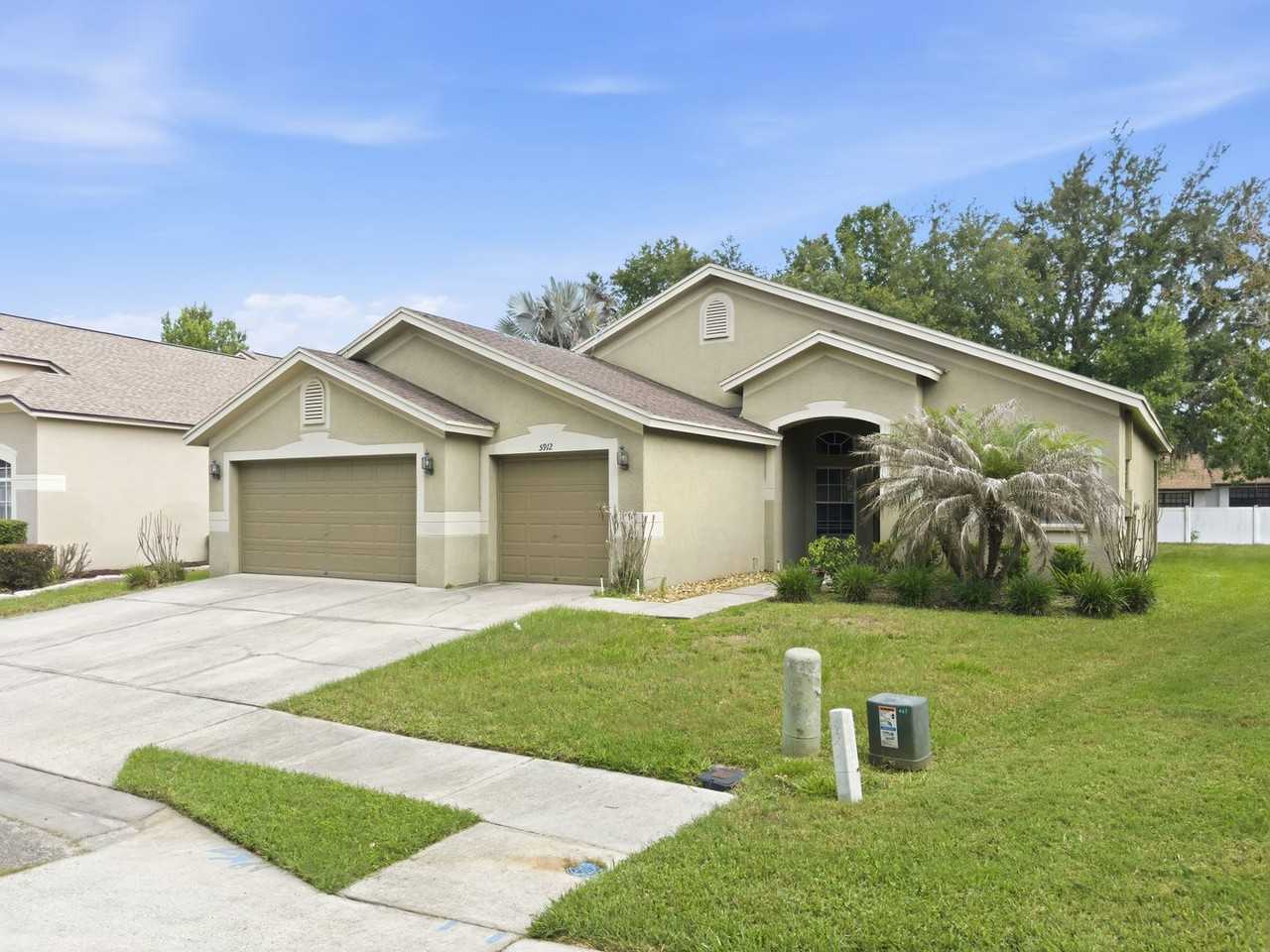 5912 Bramble Bush Ct - Photo 2 of 30