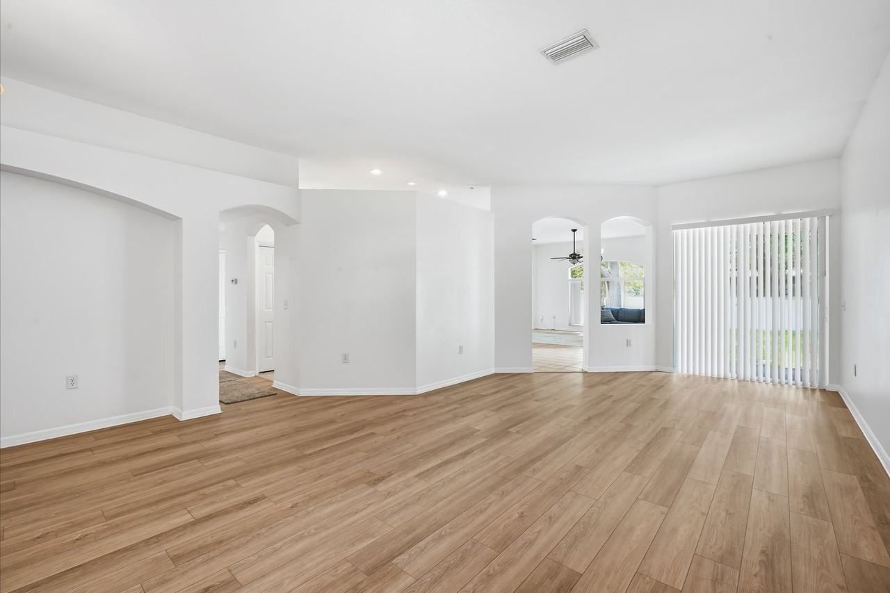 5912 Bramble Bush Ct - Photo 5 of 30
