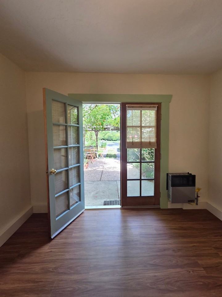 403 H St - Photo 3 of 23