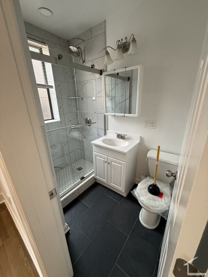 17 Queensberry St - Photo 5 of 8