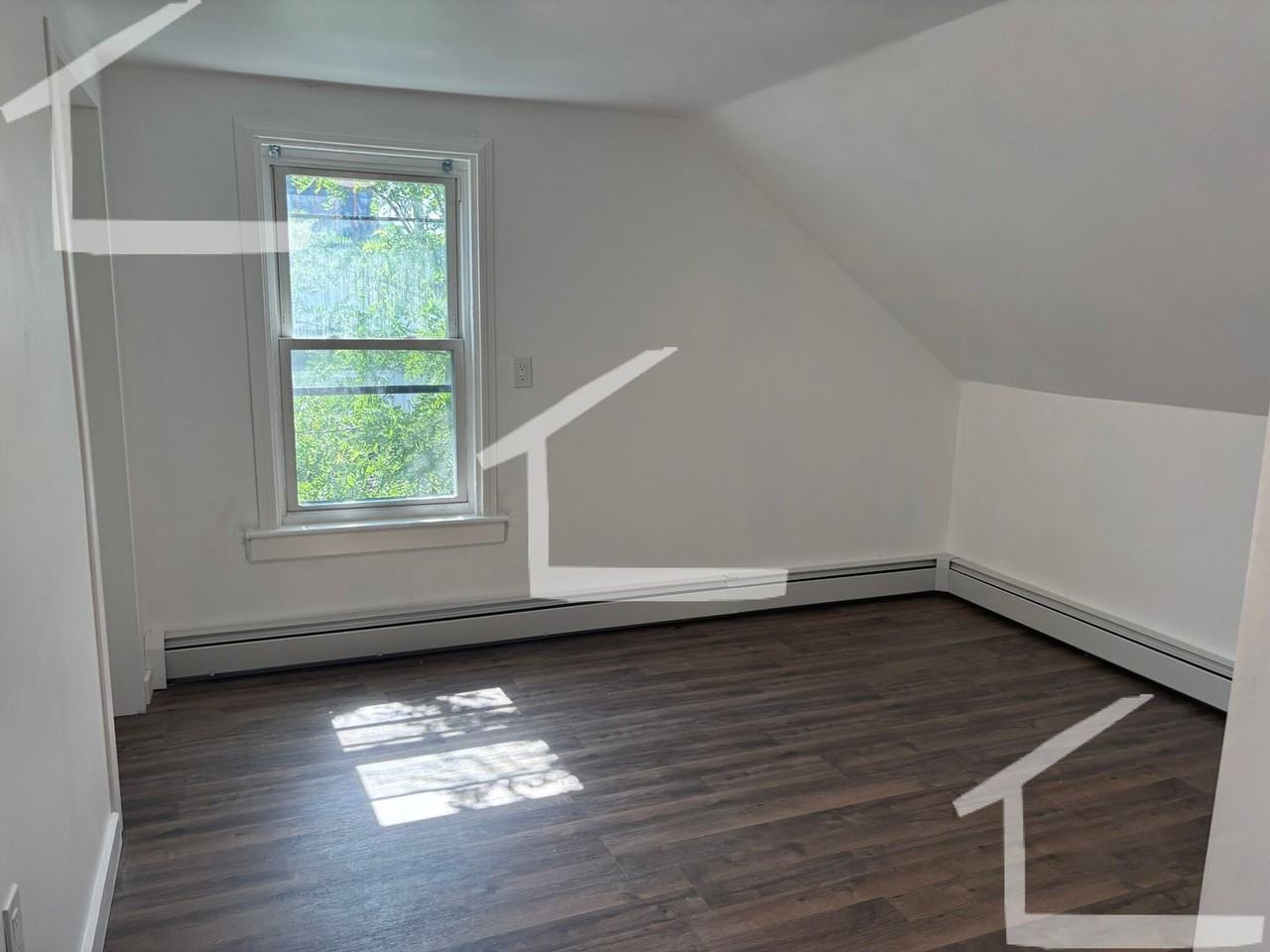 24 Armington St - Photo 7 of 12