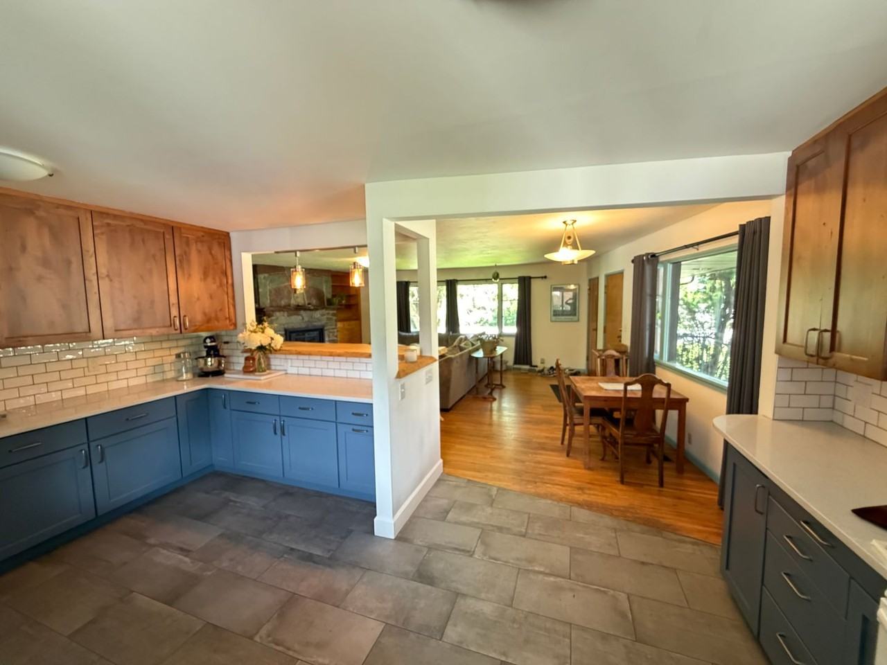 1104 2nd Ave W - Photo 6 of 24