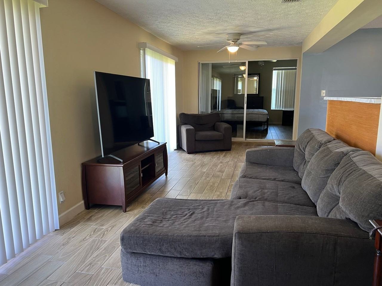 432 Sw Curry St - Photo 7 of 12