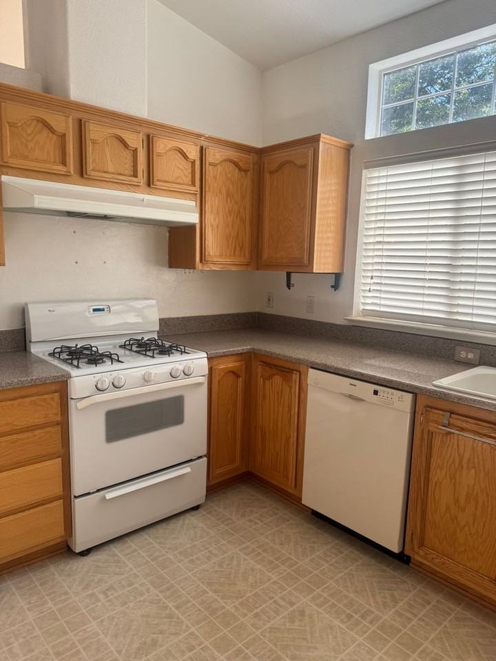 7250 Tahoe Ln - Photo 5 of 17