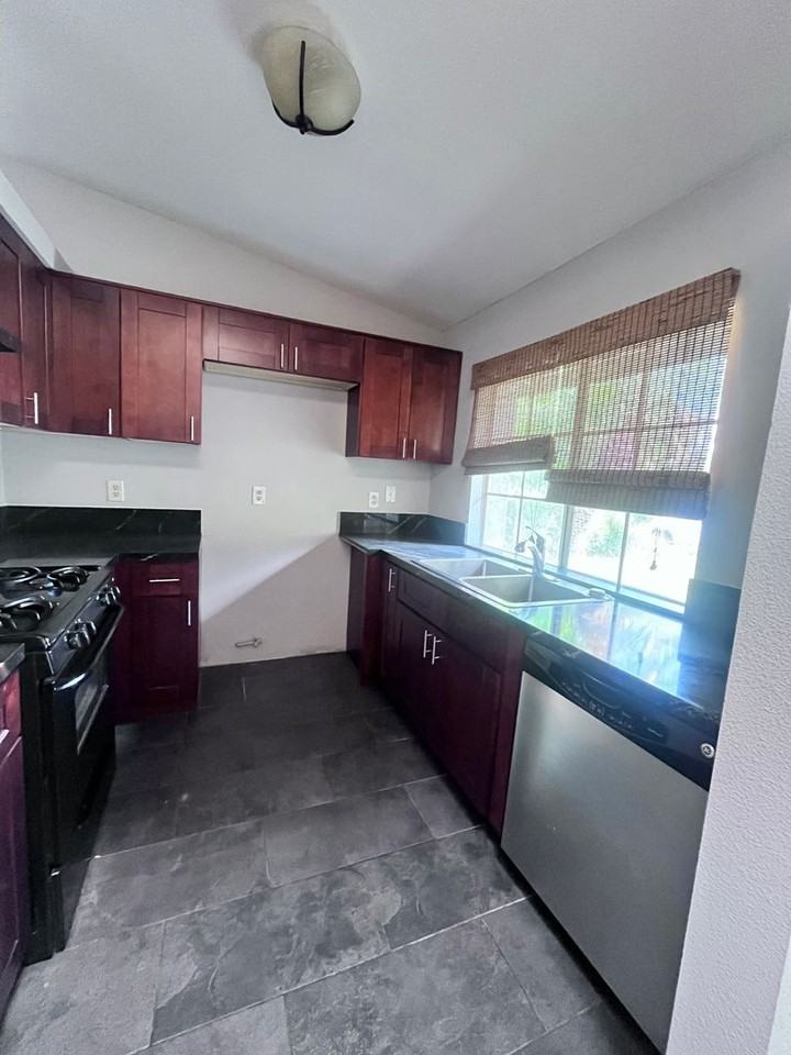 1855 Topeka Way - Photo 5 of 23