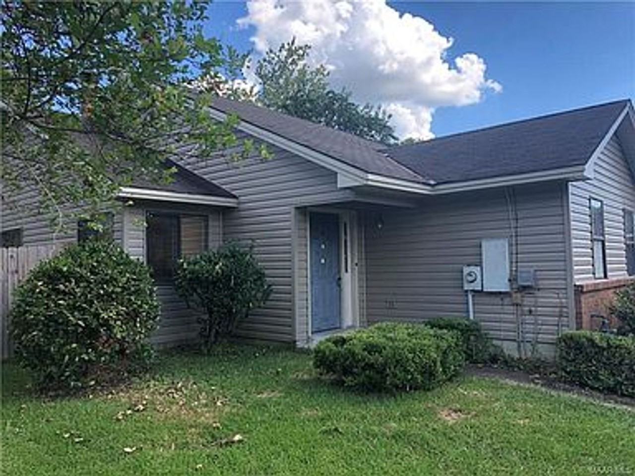 1525 Westminster Dr - Photo 2 of 9