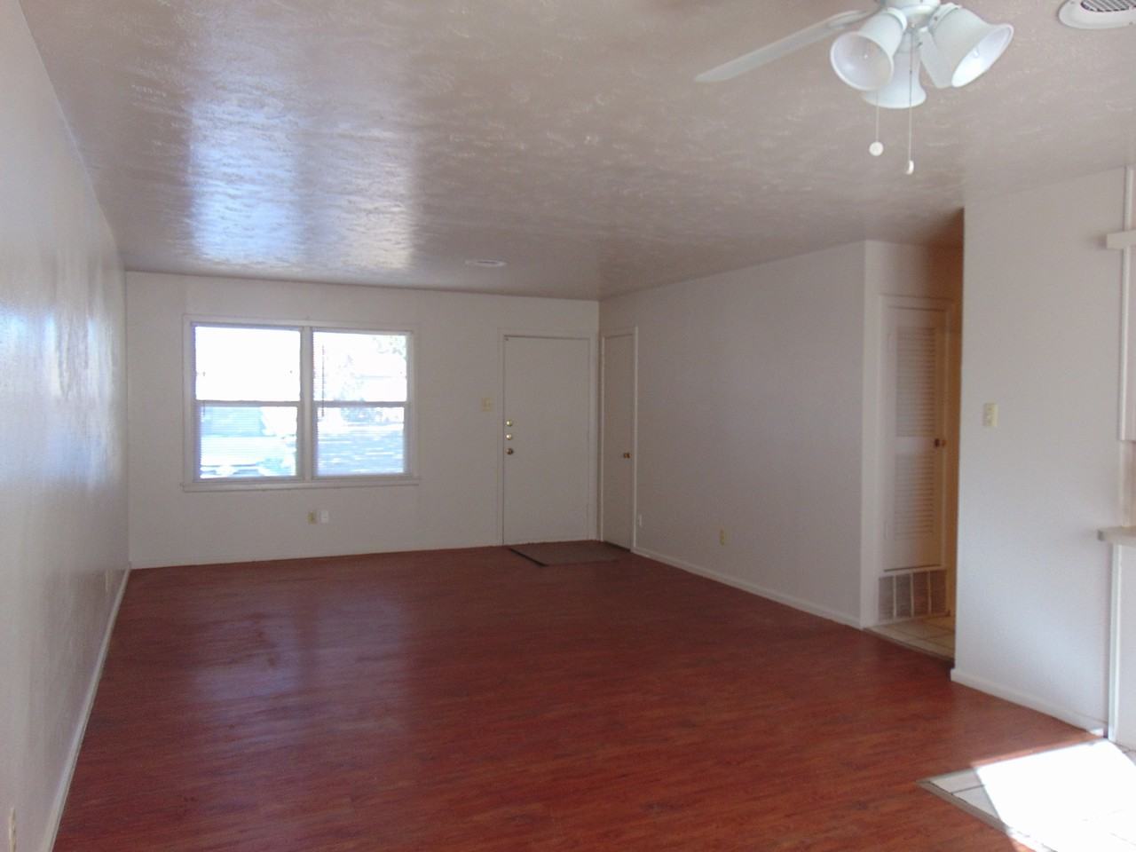 5615 44th St - Photo 2 of 8