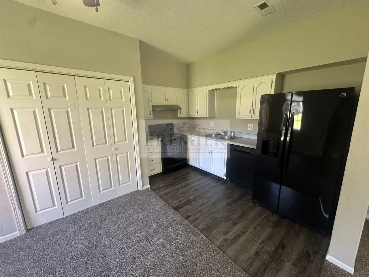 3562 Ne Independence Ave - Photo 2 of 15